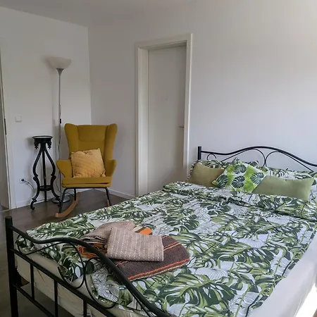 Διαμέρισμα Komfort-apartment Bei Erlangen Mit Parkplatz & Balkon