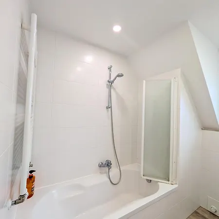 Komfort-apartment Bei Erlangen Mit Parkplatz & Balkon Διαμέρισμα