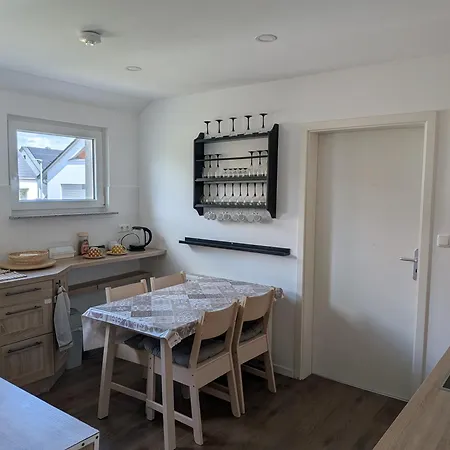 Komfort-apartment Bei Erlangen Mit Parkplatz & Balkon * Spardorf