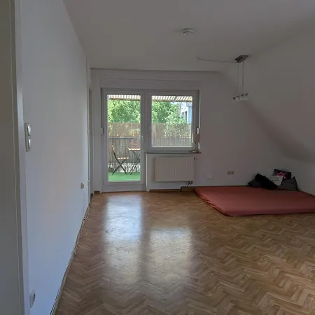 Komfort-apartment Bei Erlangen Mit Parkplatz & Balkon